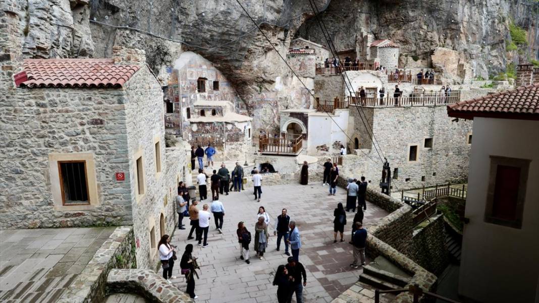 Sümela Manastırı'na ziyaretçi ilgisi artıyor 6