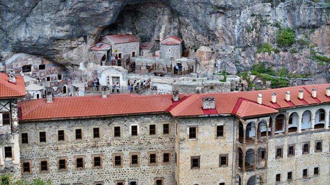 Sümela Manastırı'na ziyaretçi ilgisi artıyor 7