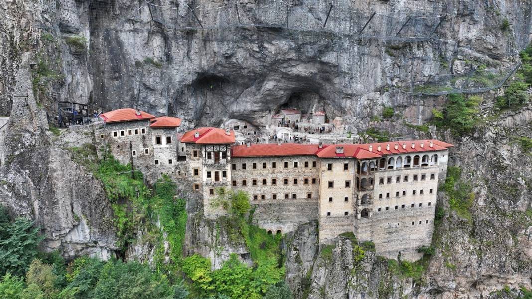 Sümela Manastırı'na ziyaretçi ilgisi artıyor 8