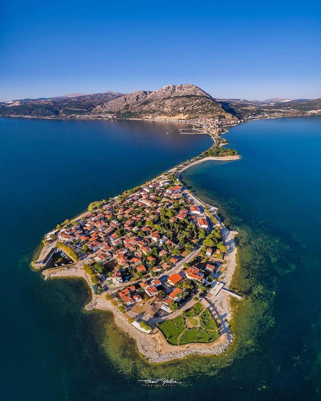 Eğirdir Gölü'ndeki Yeşilada sonbaharda havadan görüntülendi 6