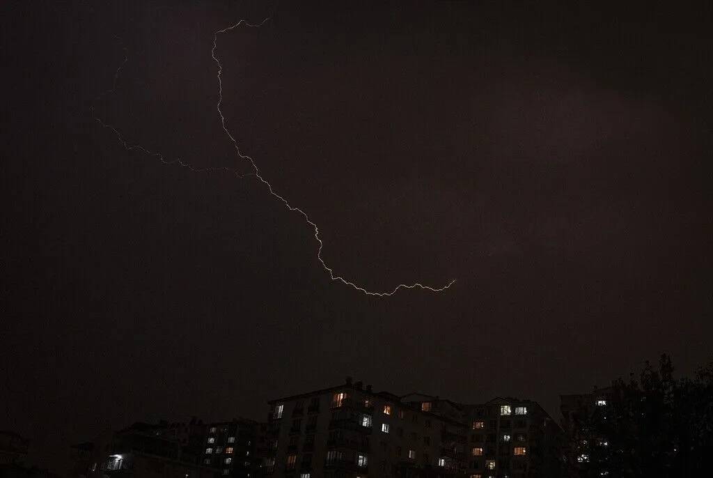 Ankara'da gök gürültülü rahmet sağanak etkili oldu 2