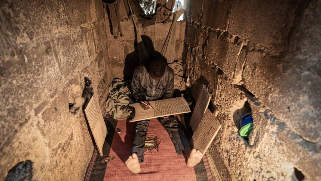 Nijerya'da çocukların ahşap levhalarla Kur'an-ı Kerim yolculuğu 1