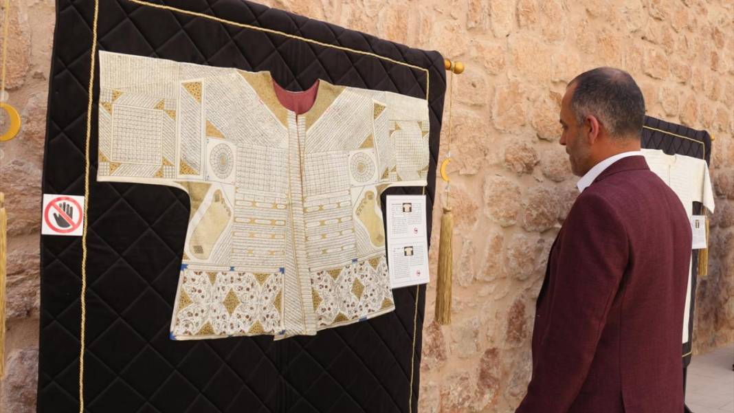İshak Paşa Sarayı'nda 'Dualı Sultan Gömlekleri' Sergisi açıldı 9