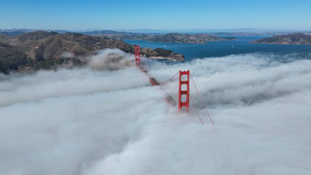 Golden Gate Köprüsü sisle kaplandı 11
