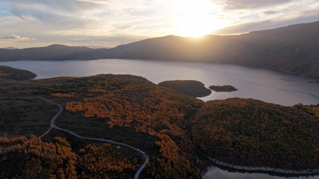 Sonbaharın renklerine bürünen Nemrut’ta gün batımı 3