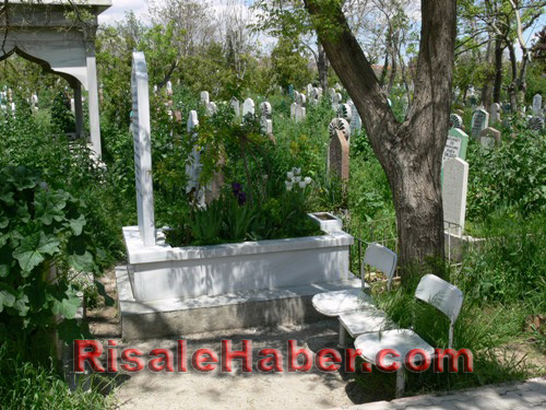 Abdulmecid Nursi'nin kabri 16