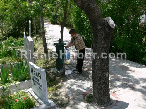 Abdulmecid Nursi'nin kabri 21