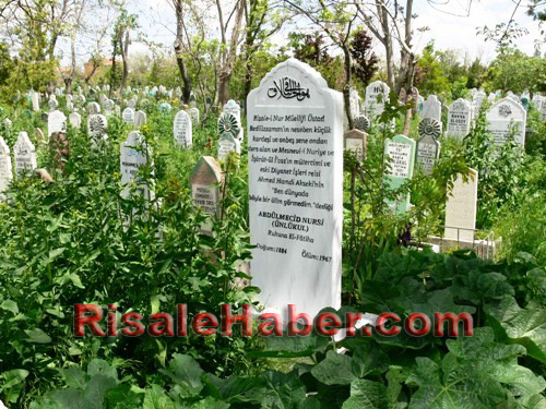 Abdulmecid Nursi'nin kabri 9