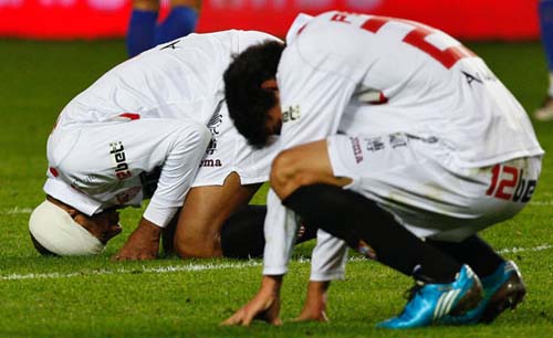 Yeşil sahalarda dua manzaraları 4