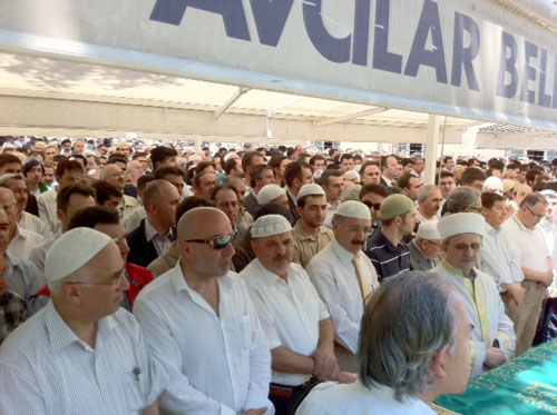 Nur talebeleri dualarla defnedildi 9