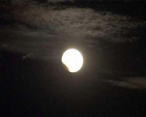 Dünya ay tutulmasını izledi 15