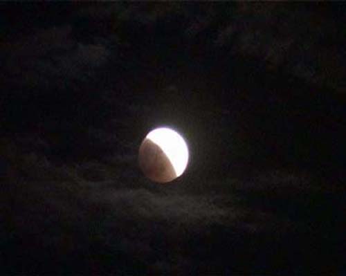 Dünya ay tutulmasını izledi 17