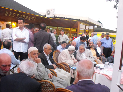Nur talebeleri Risale Haber iftarında 1