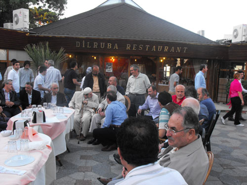 Nur talebeleri Risale Haber iftarında 25