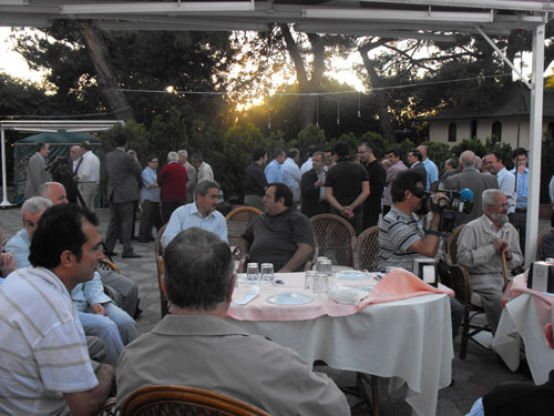 Nur talebeleri Risale Haber iftarında 26