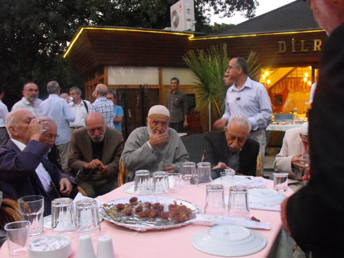 Nur talebeleri Risale Haber iftarında 32