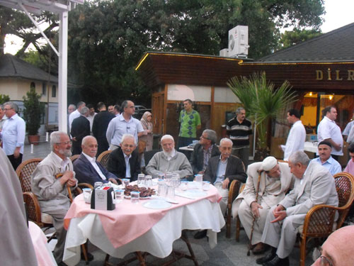 Nur talebeleri Risale Haber iftarında 5