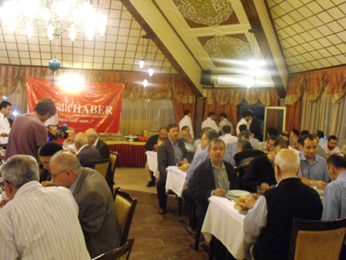 Nur talebeleri Risale Haber iftarında 57