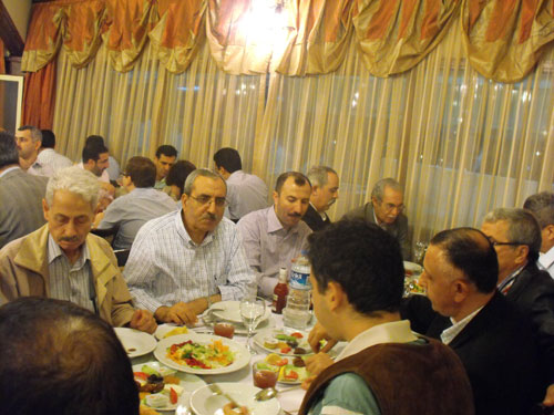 Nur talebeleri Risale Haber iftarında 61
