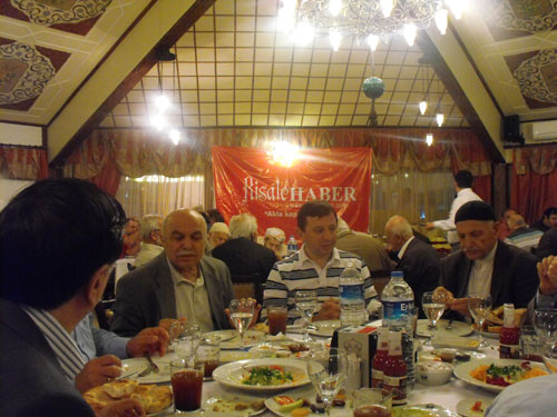 Nur talebeleri Risale Haber iftarında 70