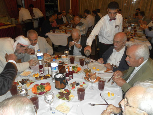 Nur talebeleri Risale Haber iftarında 92