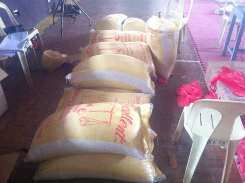 Filipinler dua ve yardım bekliyor 12