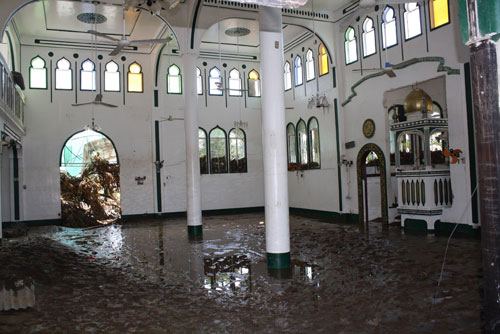 Filipinler dua ve yardım bekliyor 4