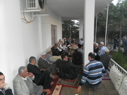 Nur talebeleri köy yemeğinde 1