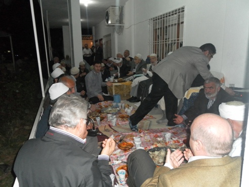 Nur talebeleri köy yemeğinde 9