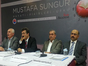 Mustafa Sungur Ağabey paneli
