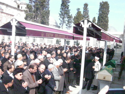 Mehmet Karasan dualarla uğurlandı 2