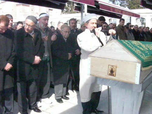 Mehmet Karasan dualarla uğurlandı 4