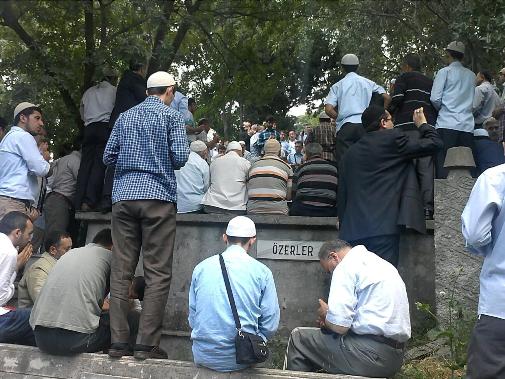 Nurettin Yaşar ağabey dualarla uğurlandı 16