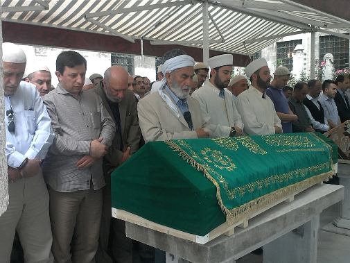 Nurettin Yaşar ağabey dualarla uğurlandı 8