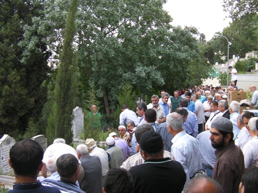 Bekir Berk ağabey mezarı başında yad edildi 15
