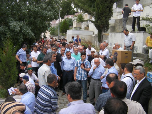Bekir Berk ağabey mezarı başında yad edildi 16