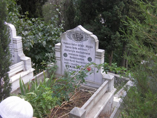 Bekir Berk ağabey mezarı başında yad edildi 4