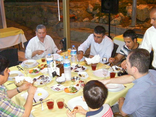 Nur cemaatleri Risale Haber iftarındaydı 17