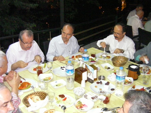 Nur cemaatleri Risale Haber iftarındaydı 19