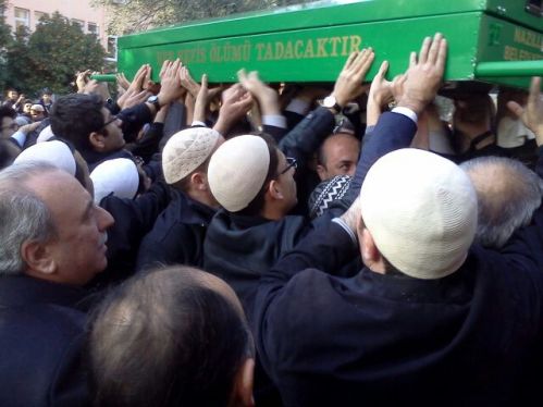 Teyp Tahir ağabey dualarla uğurlandı 12