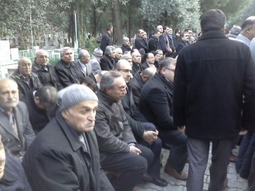 Teyp Tahir ağabey dualarla uğurlandı 18