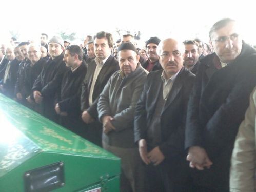 Teyp Tahir ağabey dualarla uğurlandı 5