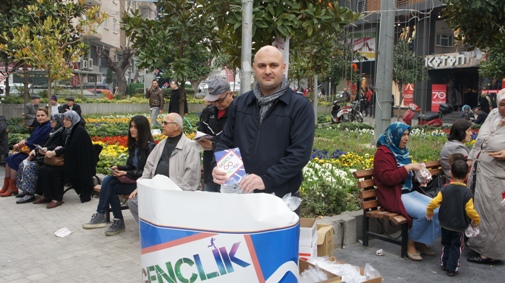 Risale-i Nur’dan gençlik broşürü dağıtıldı 7