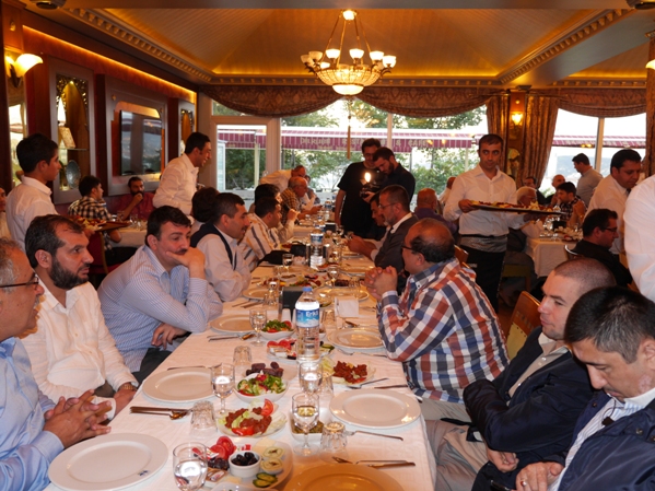 Nur cemaatleri Risale Haber iftarında-2014 10