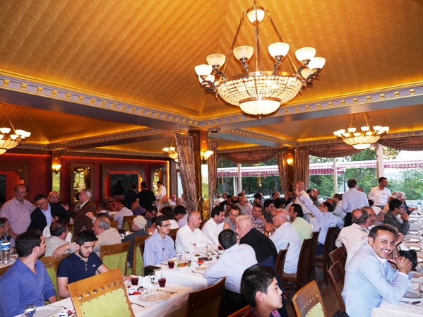 Nur cemaatleri Risale Haber iftarında-2014 2