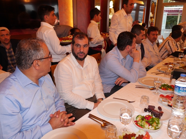 Nur cemaatleri Risale Haber iftarında-2014 20