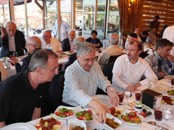 Nur cemaatleri Risale Haber iftarında-2014 27