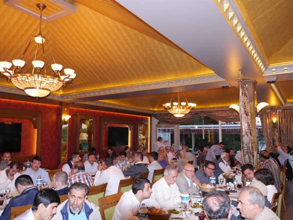 Nur cemaatleri Risale Haber iftarında-2014 40