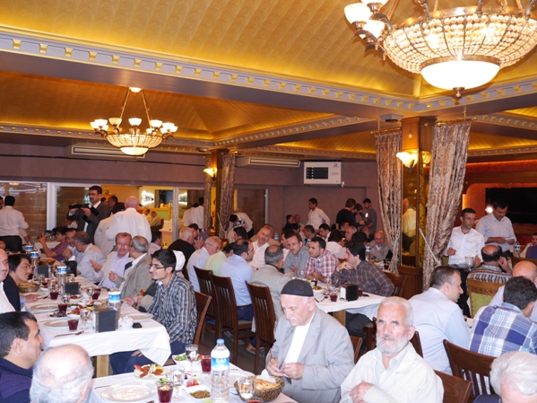Nur cemaatleri Risale Haber iftarında-2014 5