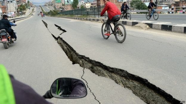 Nepal'deki deprem 20 atom bombası gücünde 4